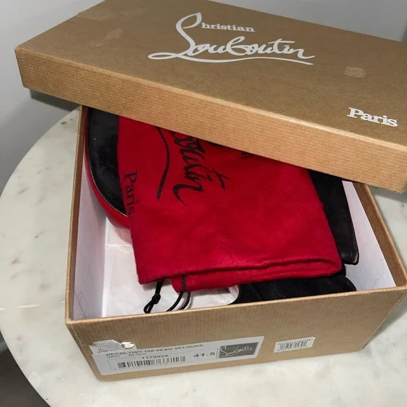 SOLD!! Christian Louboutin Pigalle Follies Suede Black Pumps, Size 41.5 EU - Picture 4 of 8